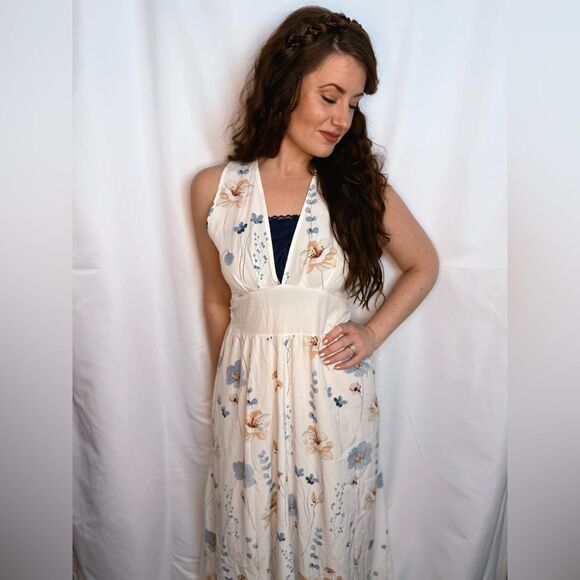 H&M White and Blue Floral Maxi Dress - Picture 2 of 9